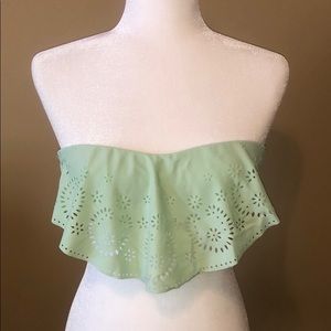 SWIM TOP. Strapless.